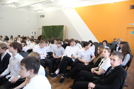 Интенсив «Химия и наука» для учащихся седьмых классов прошёл в Базовой школе РАН